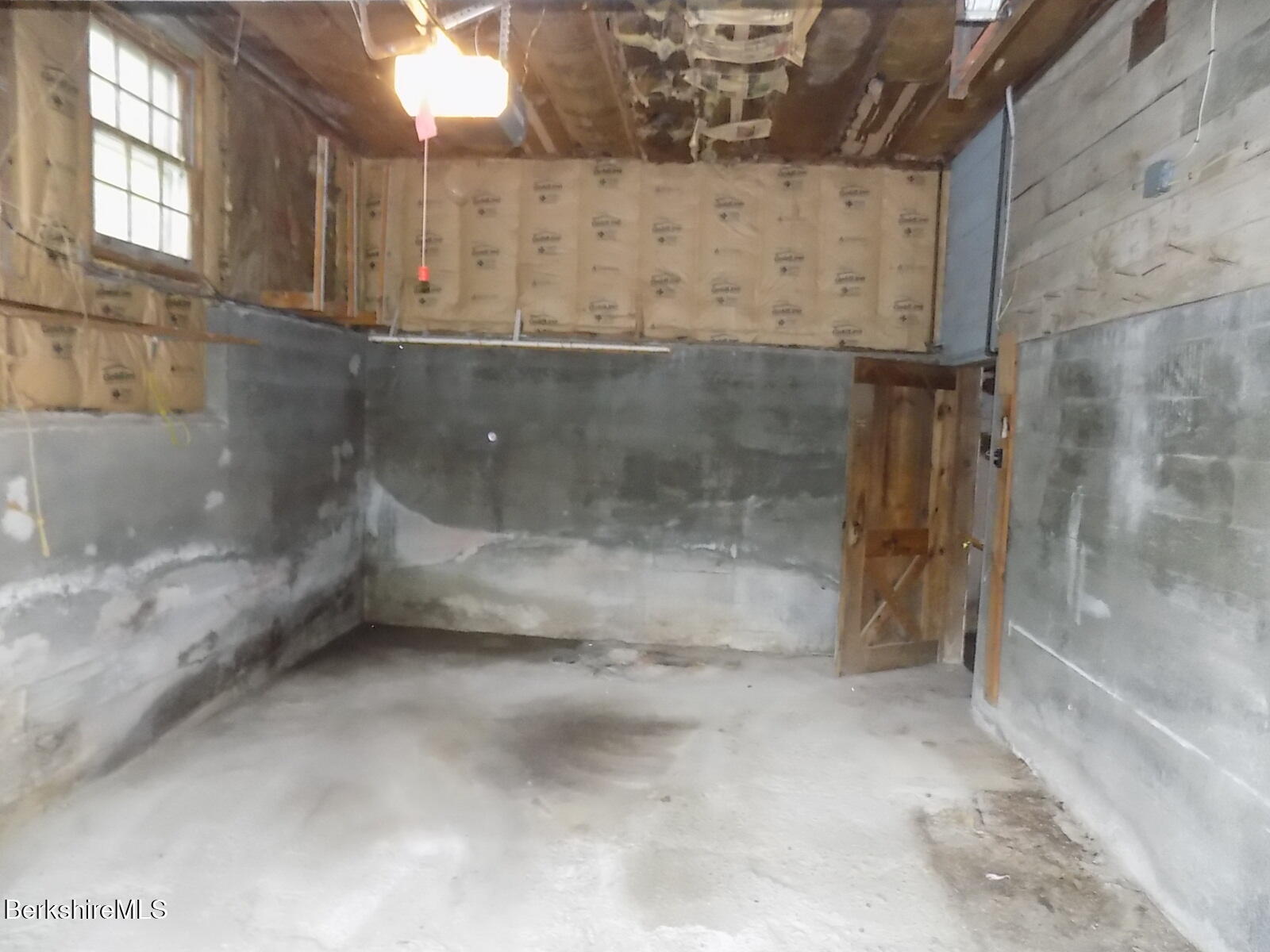 350 Laurel Street Lee, MA 01238 - Photo 26 of 34 a view of a bathroom