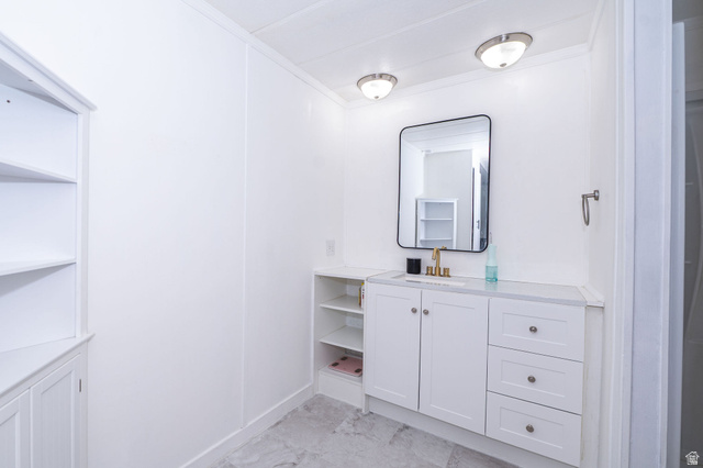 2600 North Hill Field Road, Unit 5 Layton, UT 84041 - Photo 17 of 33 Bathroom