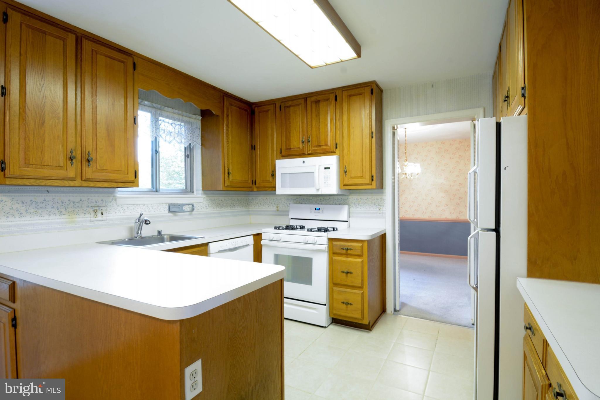 6912 Vancouver Road Springfield, VA 22152 - Photo 3 of 30 Kitchen