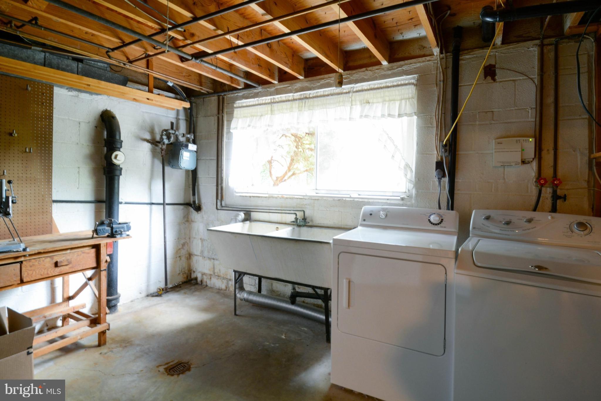 6912 Vancouver Road Springfield, VA 22152 - Photo 26 of 30 Utility/Workroom/Laundry Room