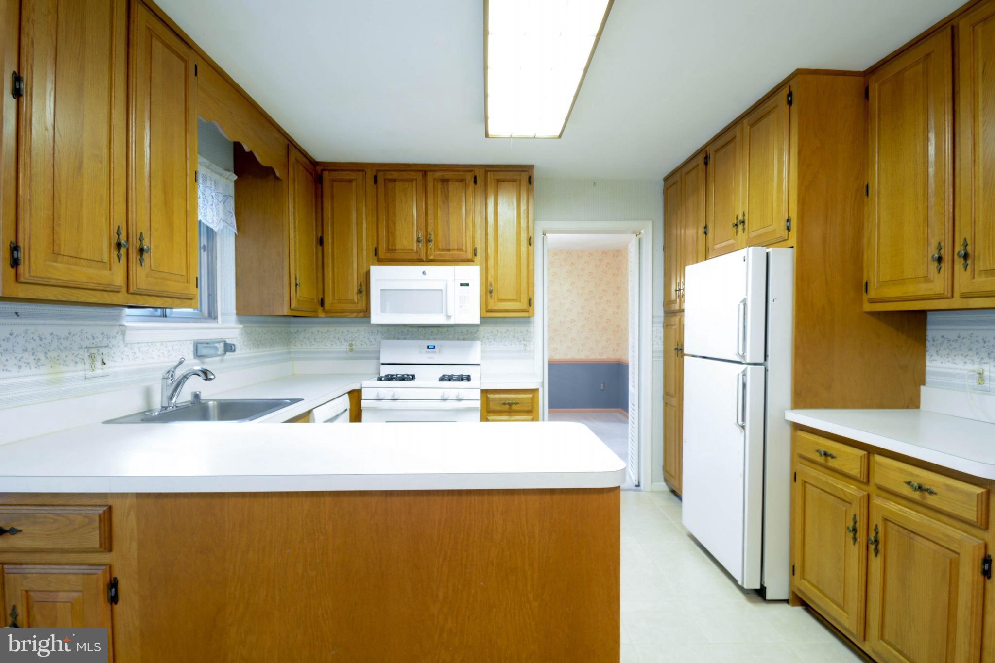 6912 Vancouver Road Springfield, VA 22152 - Photo 4 of 30 Kitchen
