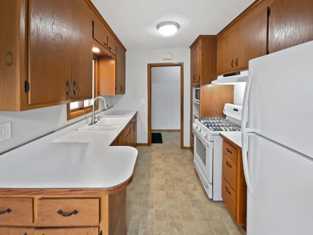 $318,000 | 3806 Hampshire Avenue North, Crystal, MN 55427