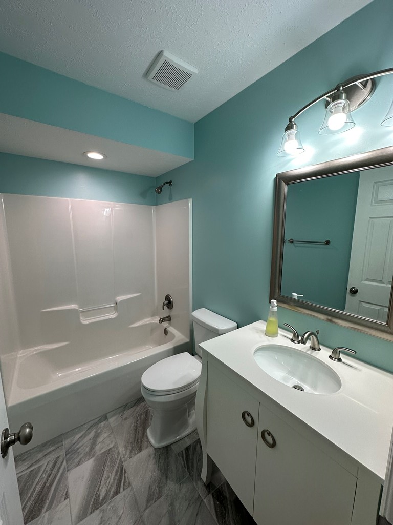 4942 Cedar Ridge Court Columbus, GA 31909 - Photo 42 of 57 Hall bathroom