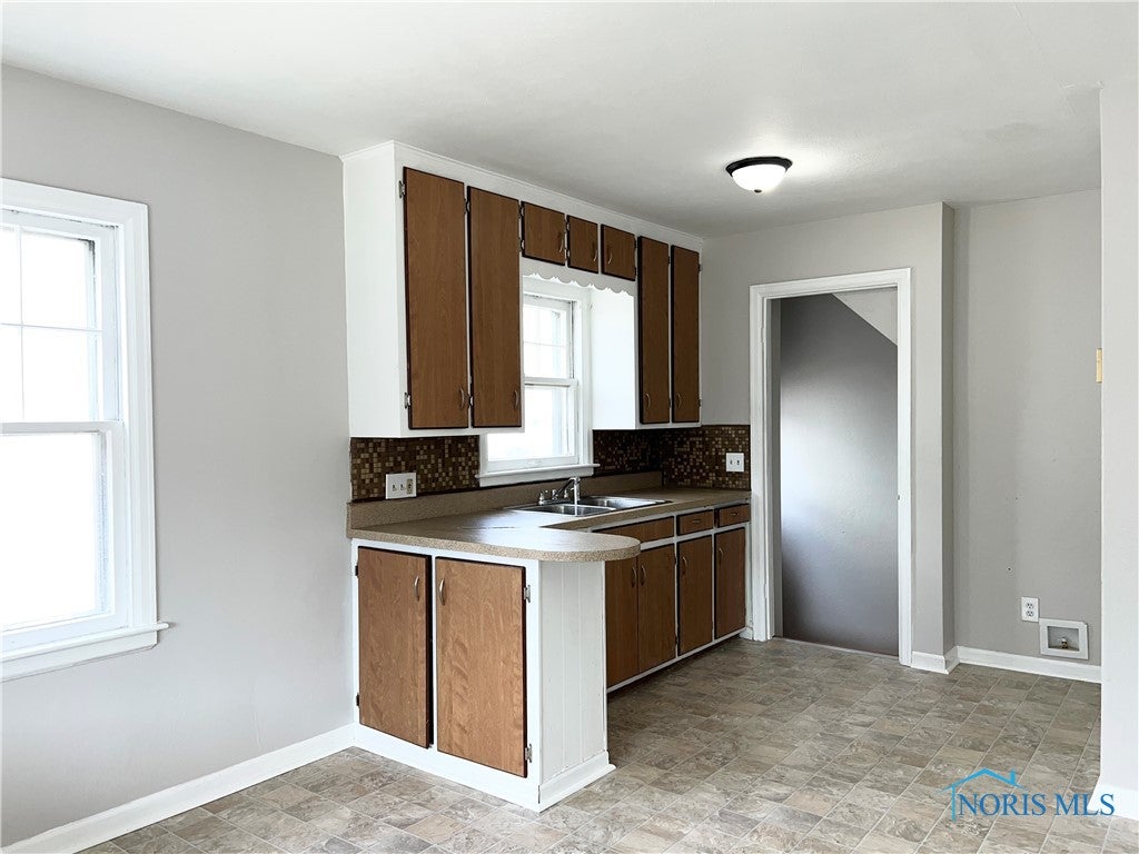 4220 Birchall Road Toledo, OH 43612 - Photo 4 of 25 Gallery Image 4