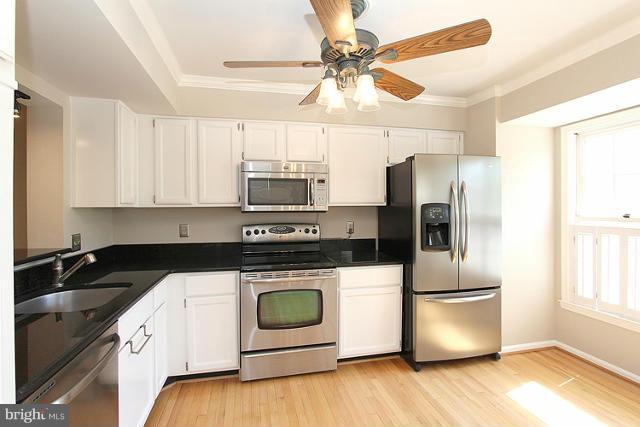 8487 Springfield Oaks Drive Springfield, VA 22153 - Photo 4 of 30 Kitchen