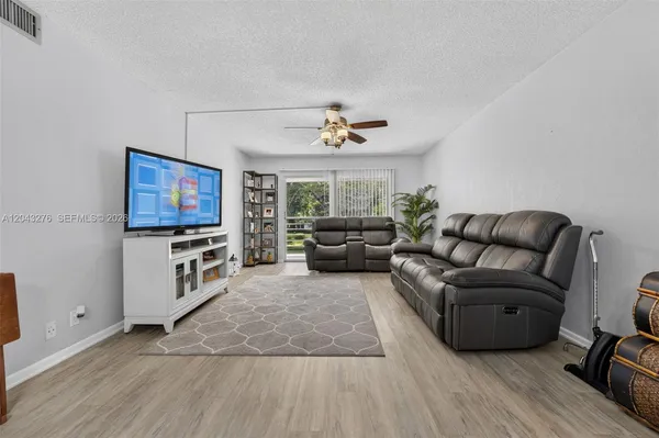 $1,775 | 2404 Antigua Circle, Unit M2, Coconut Creek, FL 33066