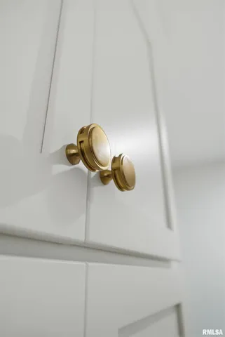 $799,900 | 201 Royal Point Court, Pekin, IL 61554