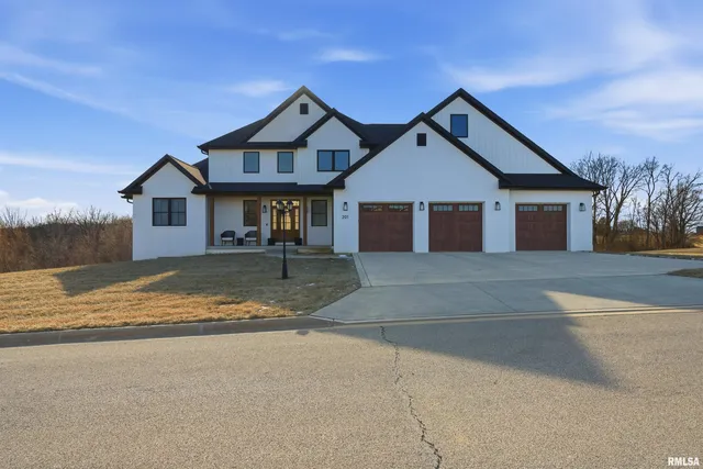 $799,900 | 201 Royal Point Court, Pekin, IL 61554