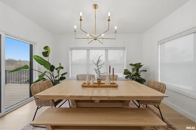 $799,900 | 201 Royal Point Court, Pekin, IL 61554