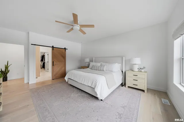 $799,900 | 201 Royal Point Court, Pekin, IL 61554