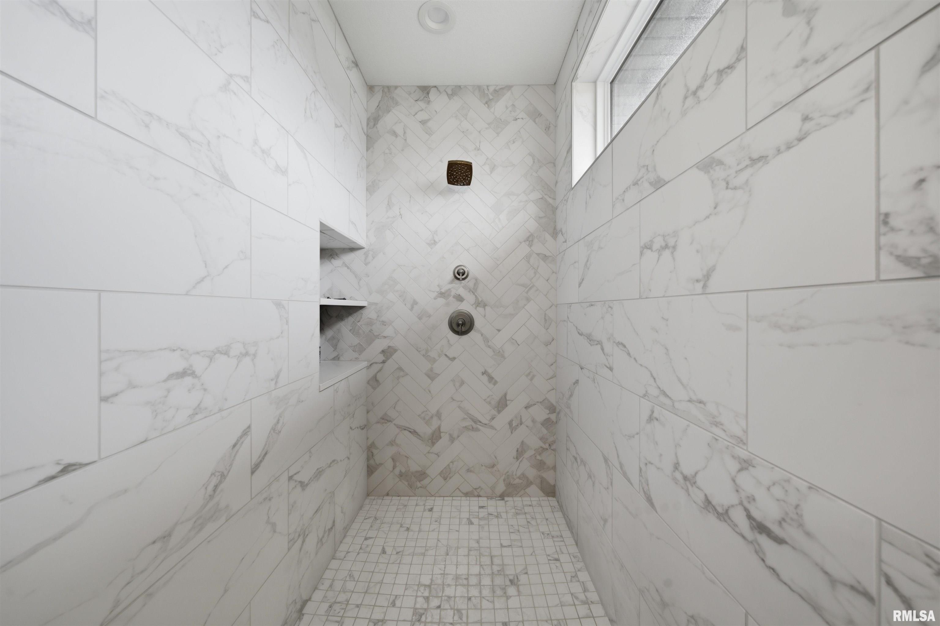 201 Royal Point Court Pekin, IL 61554 - Photo 29 of 56