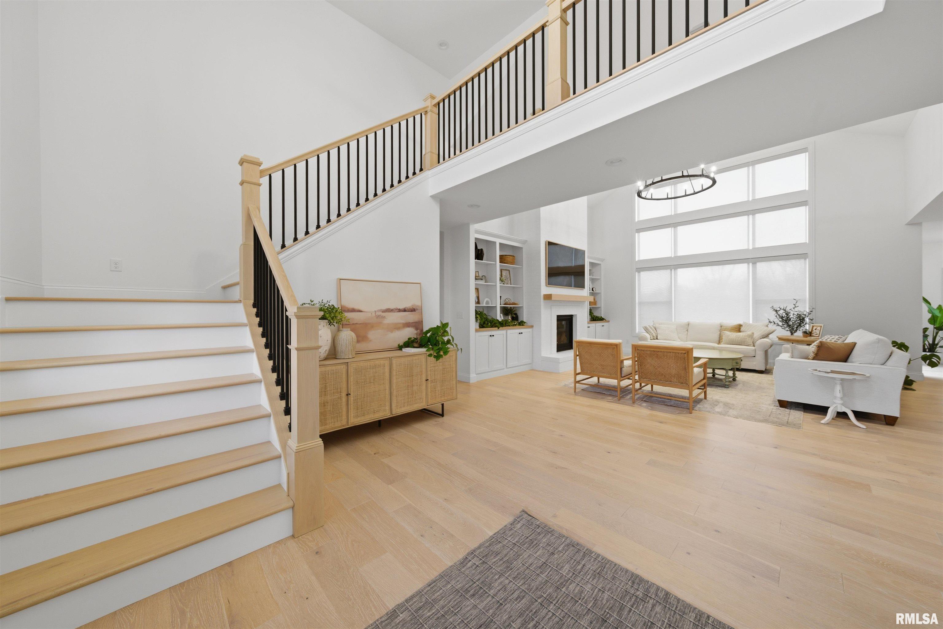 201 Royal Point Court Pekin, IL 61554 - Photo 4 of 56