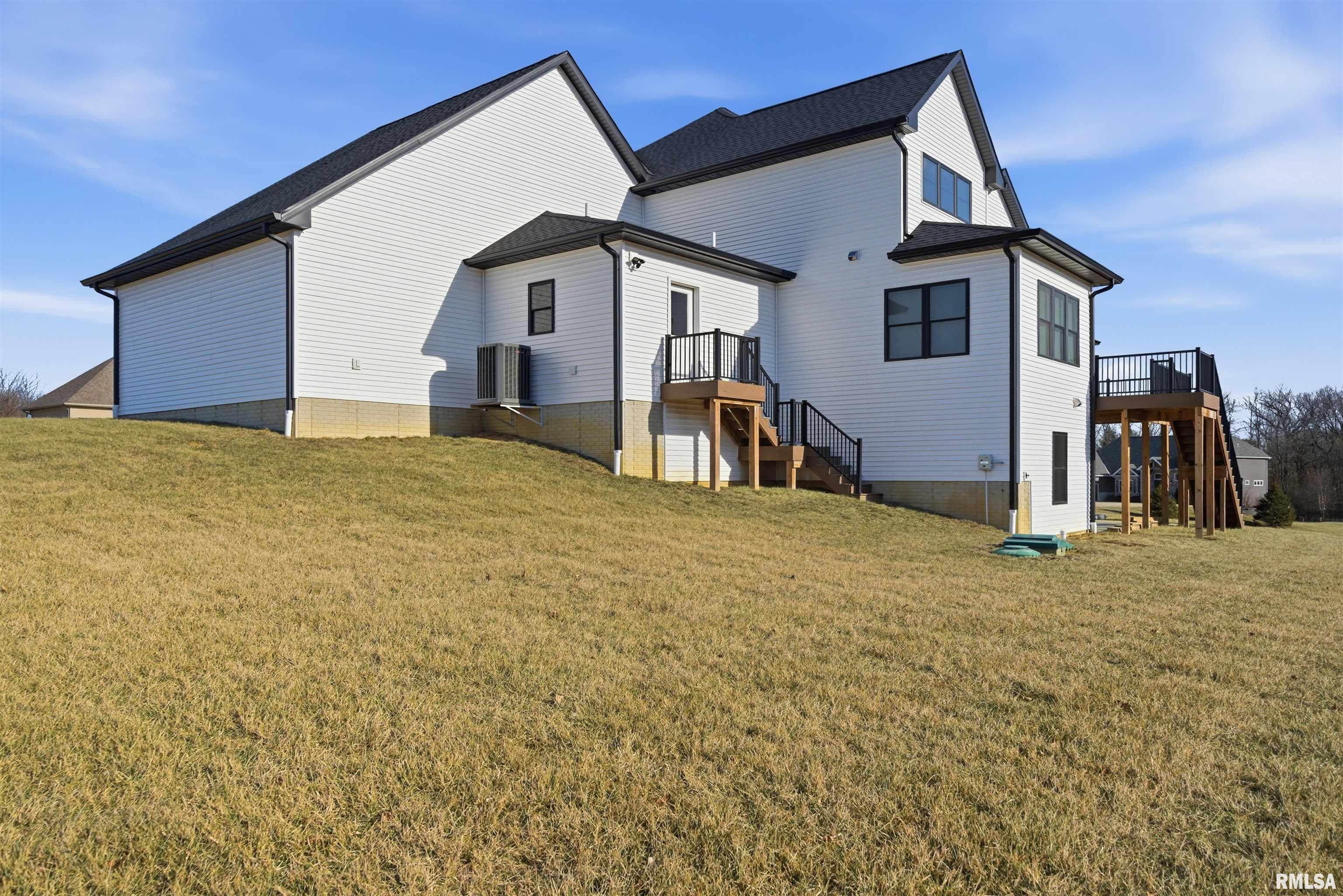 201 Royal Point Court Pekin, IL 61554 - Photo 41 of 56