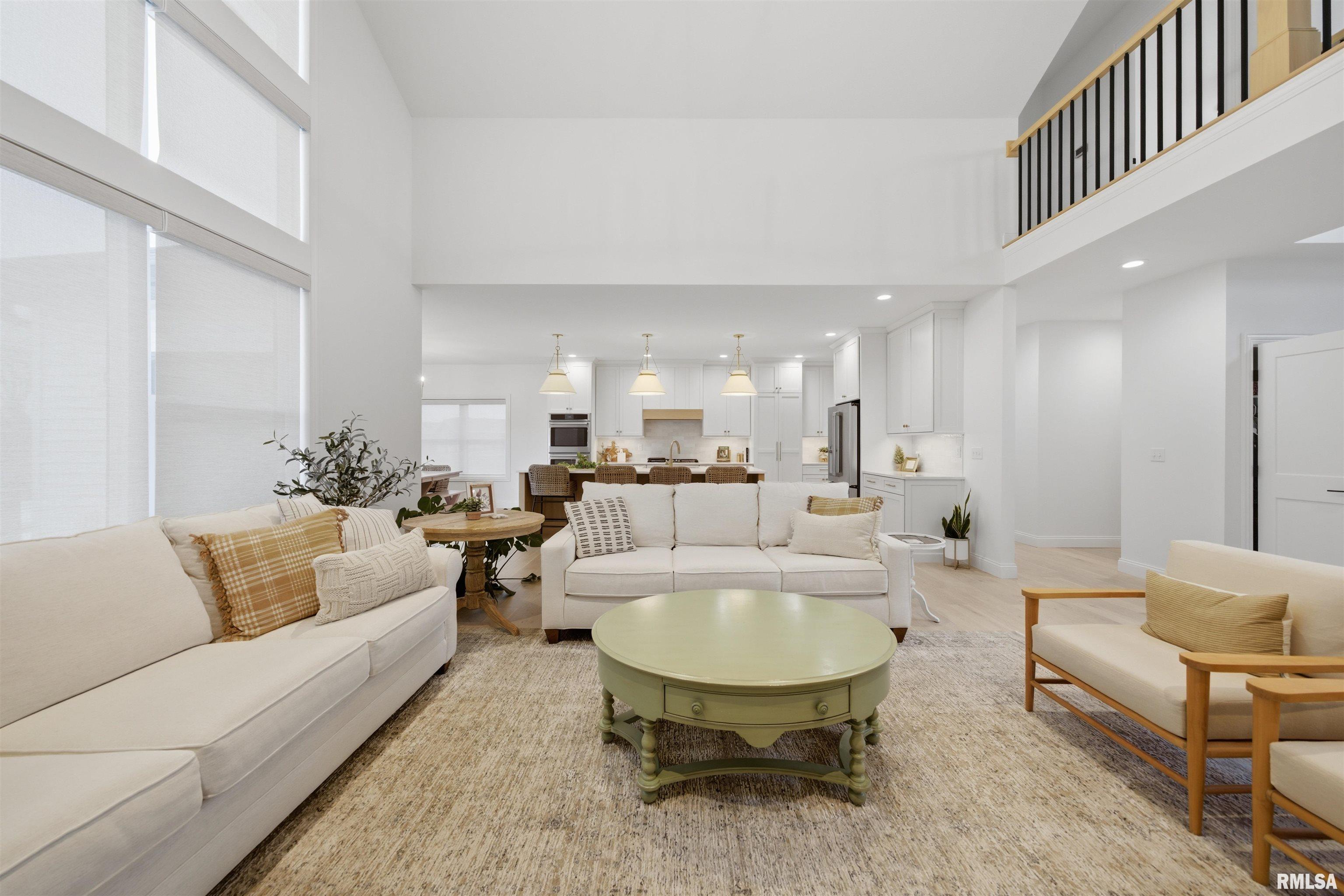 201 Royal Point Court Pekin, IL 61554 - Photo 5 of 56