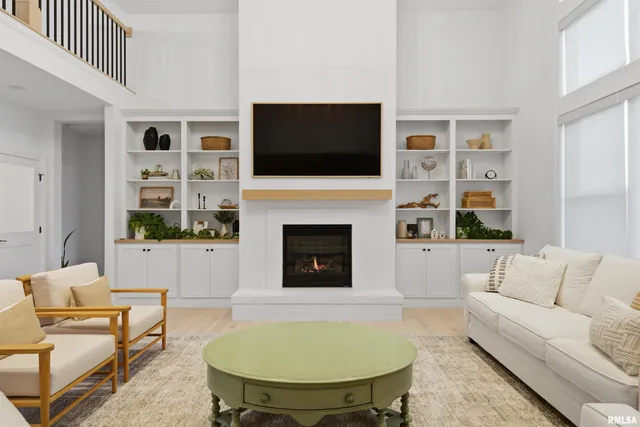 $799,900 | 201 Royal Point Court, Pekin, IL 61554