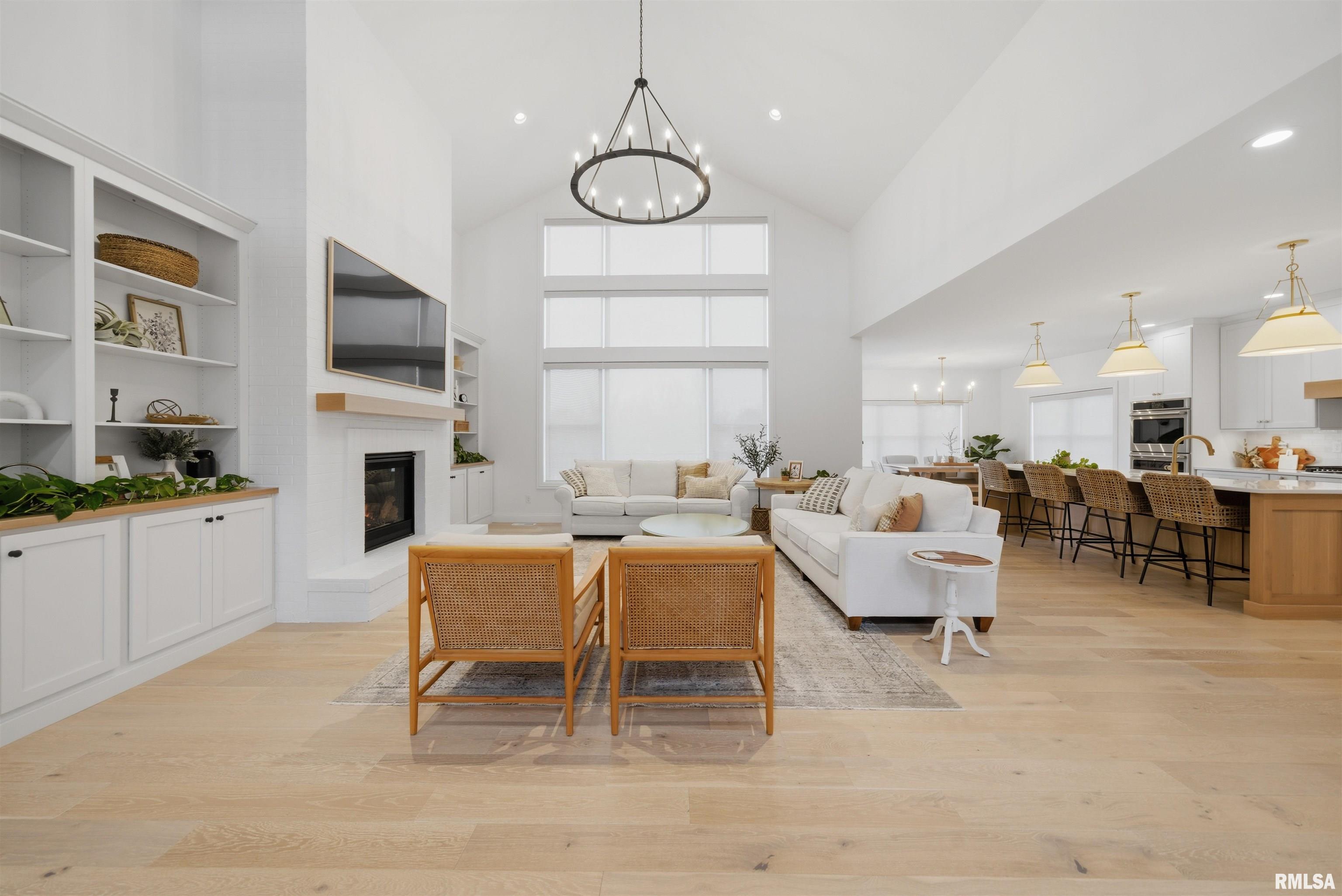 201 Royal Point Court Pekin, IL 61554 - Photo 8 of 56