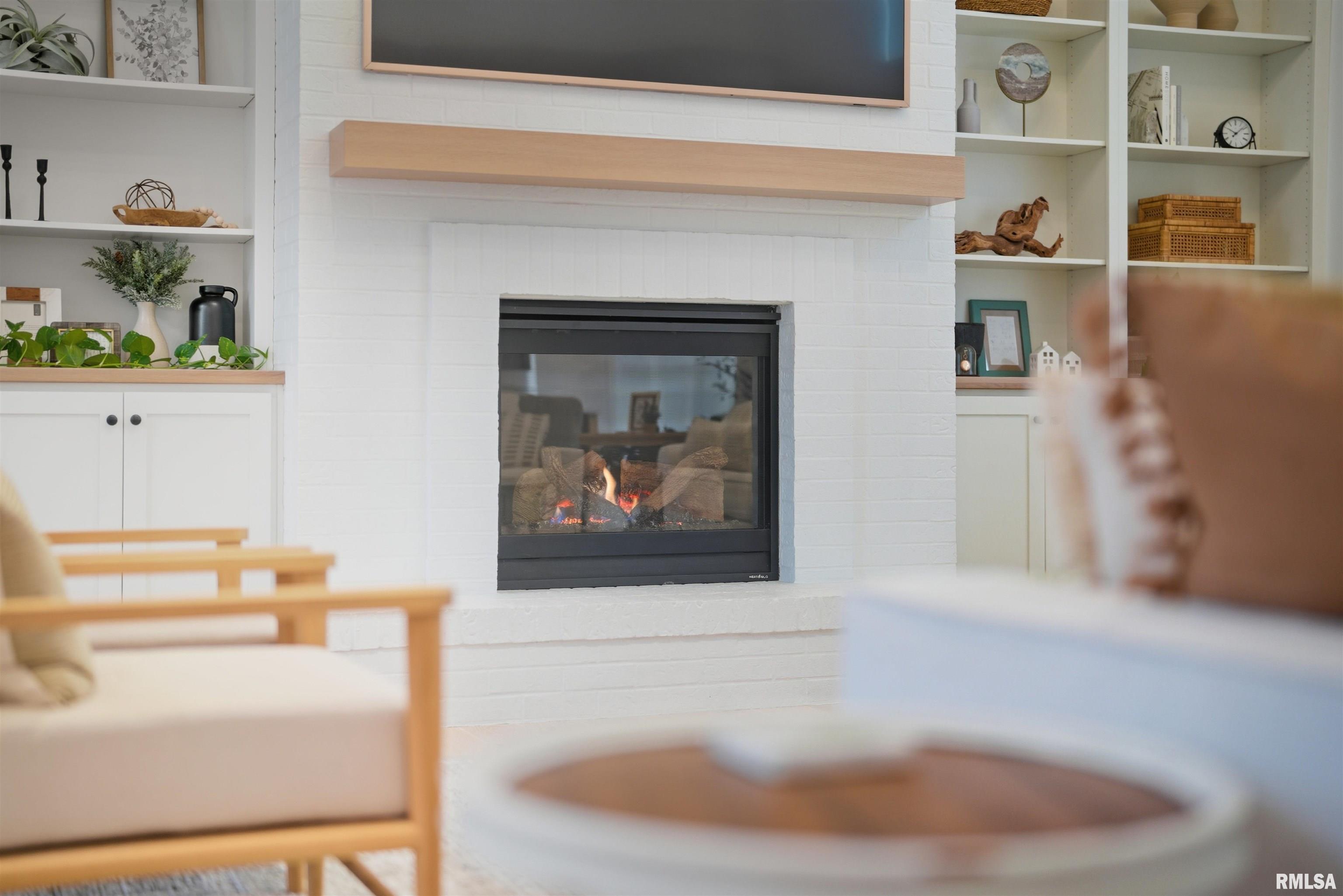 201 Royal Point Court Pekin, IL 61554 - Photo 10 of 56