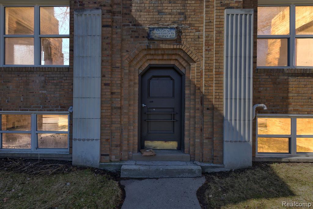 17701 Manderson Road Highland Park, MI 48203 - Photo 4 of 42