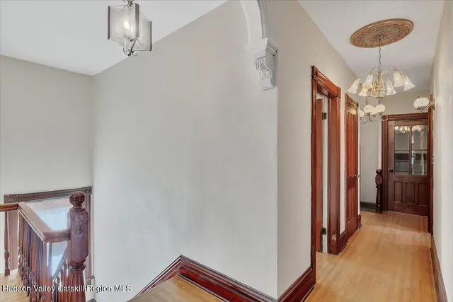 a view of entryway with window