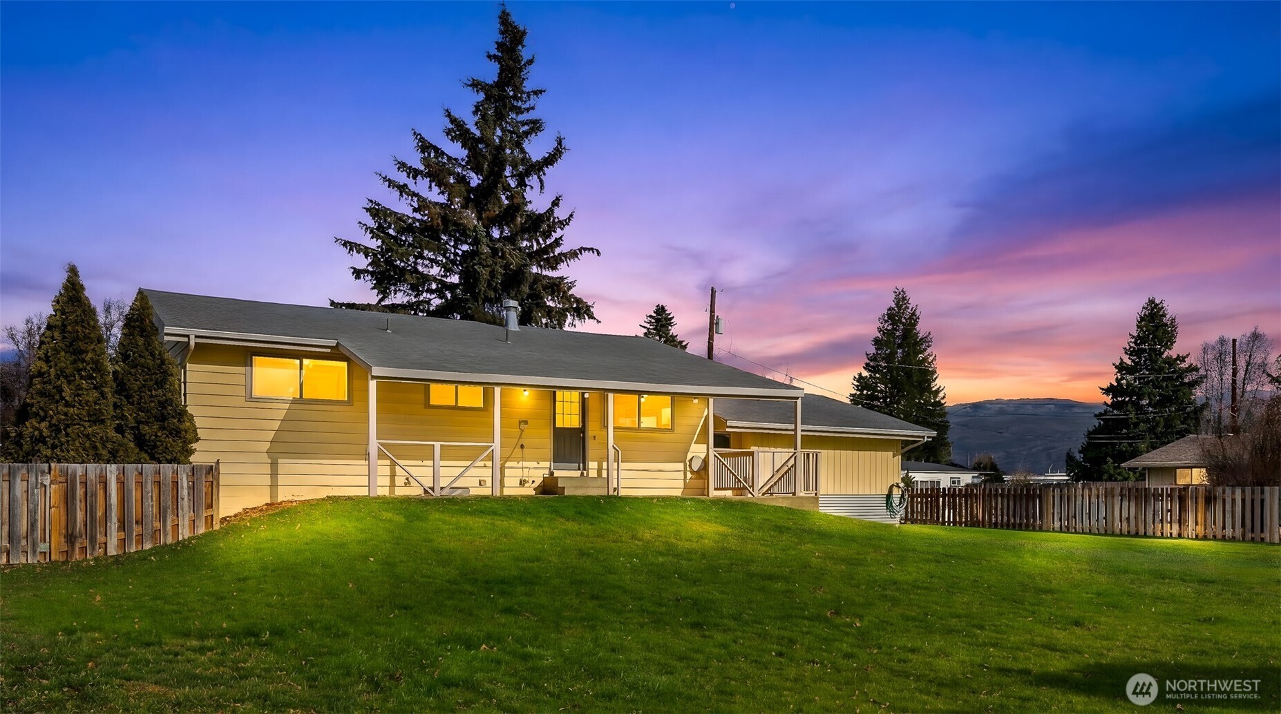 1705 Norman Street Wenatchee, WA 98801 - Photo 2 of 40