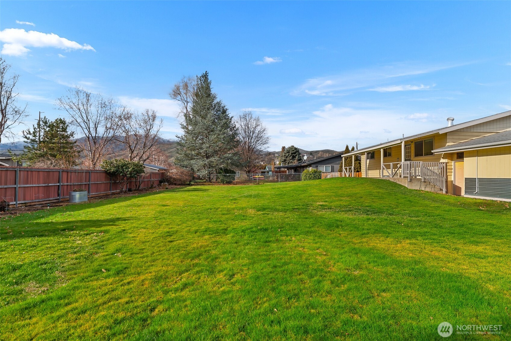 1705 Norman Street Wenatchee, WA 98801 - Photo 4 of 40