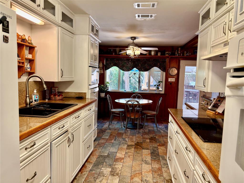 111 Granada Square Canton, TX 75103 - Photo 5 of 18