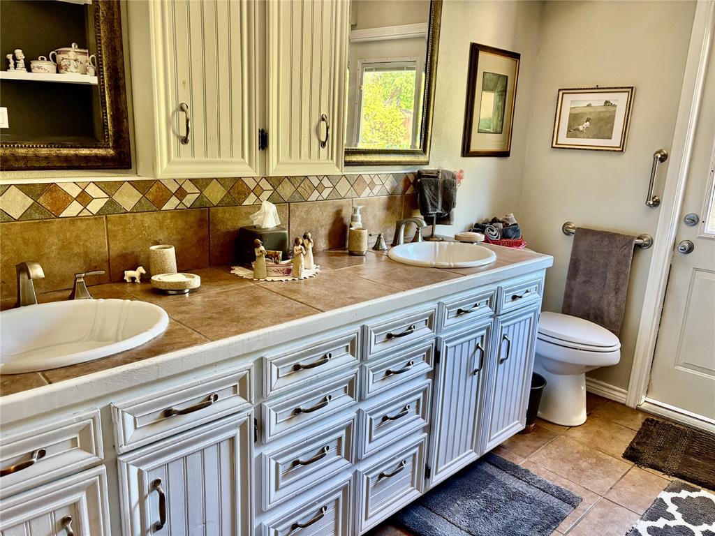 111 Granada Square Canton, TX 75103 - Photo 9 of 18