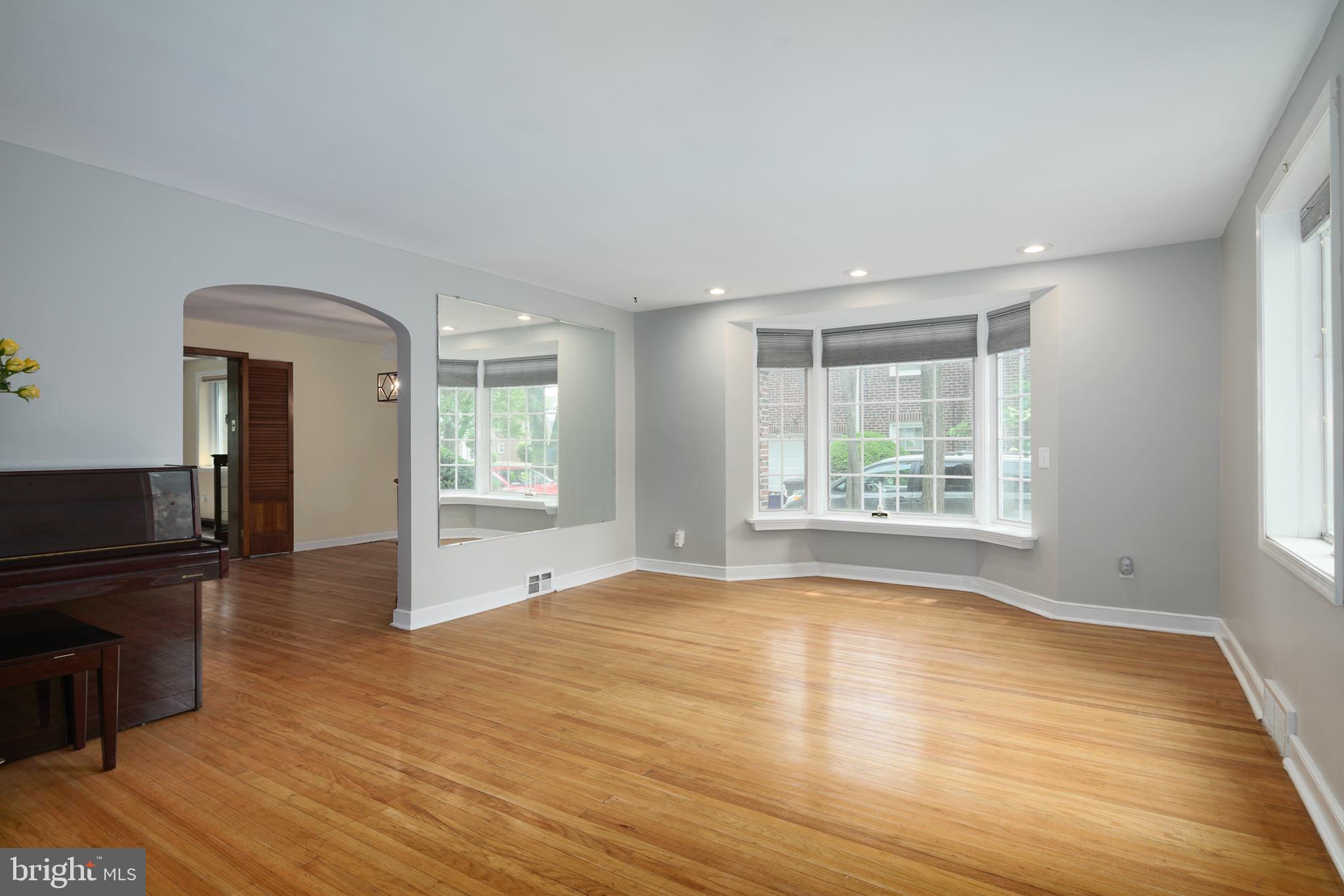 13 Lawnside Road Cheltenham, PA 19012 - Photo 3 of 27 Living Room w/Bay Window