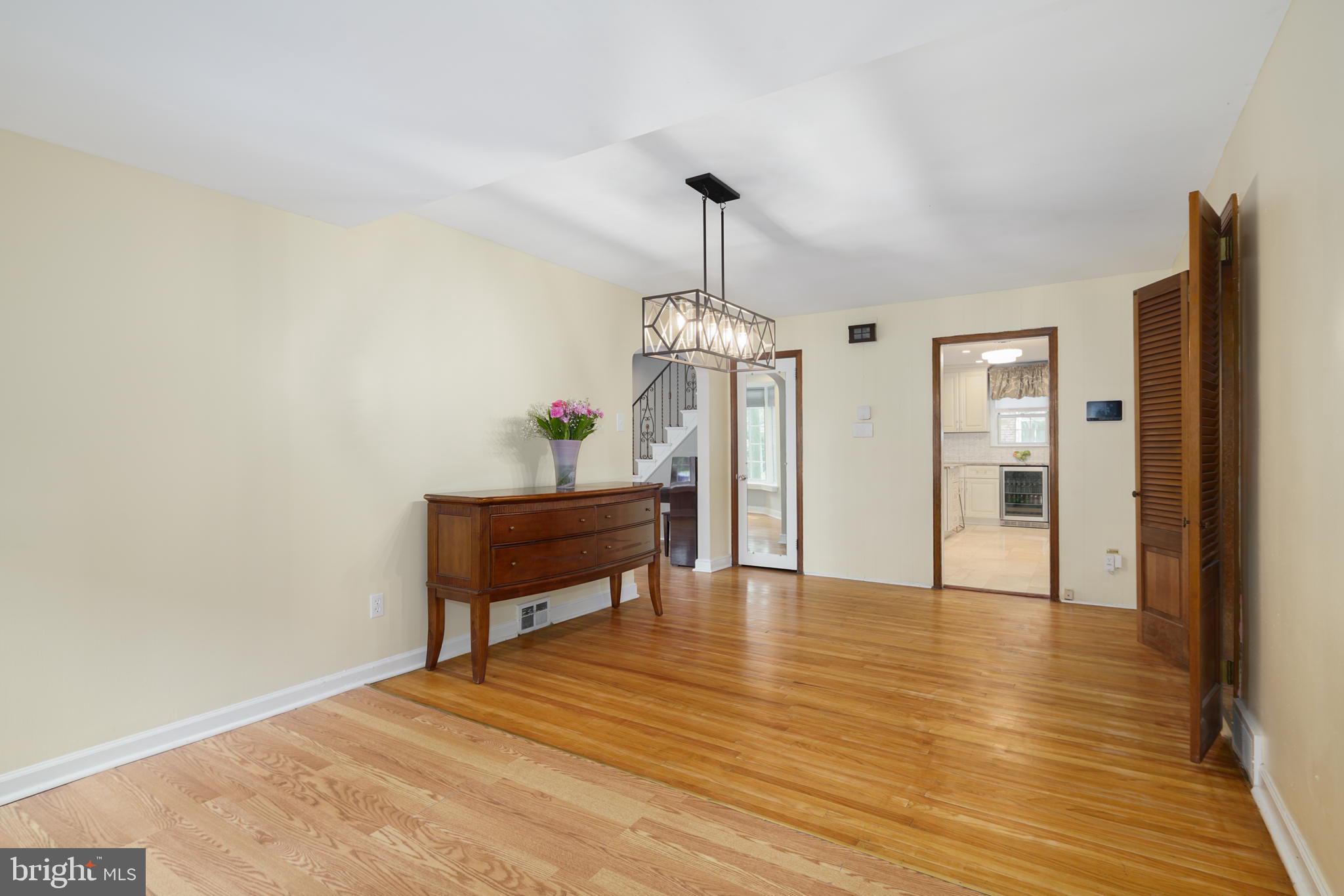 13 Lawnside Road Cheltenham, PA 19012 - Photo 8 of 27 Dining Room