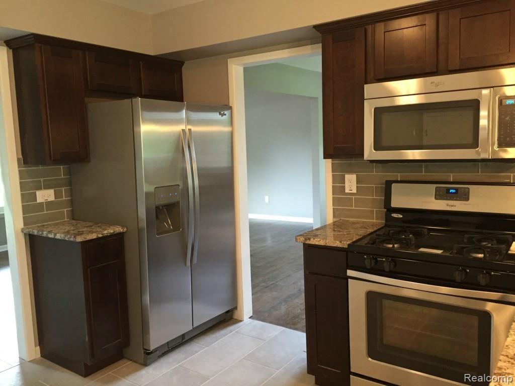 16668 Wayne Road Livonia, MI 48154 - Photo 3 of 31 2015-06-11 14.53