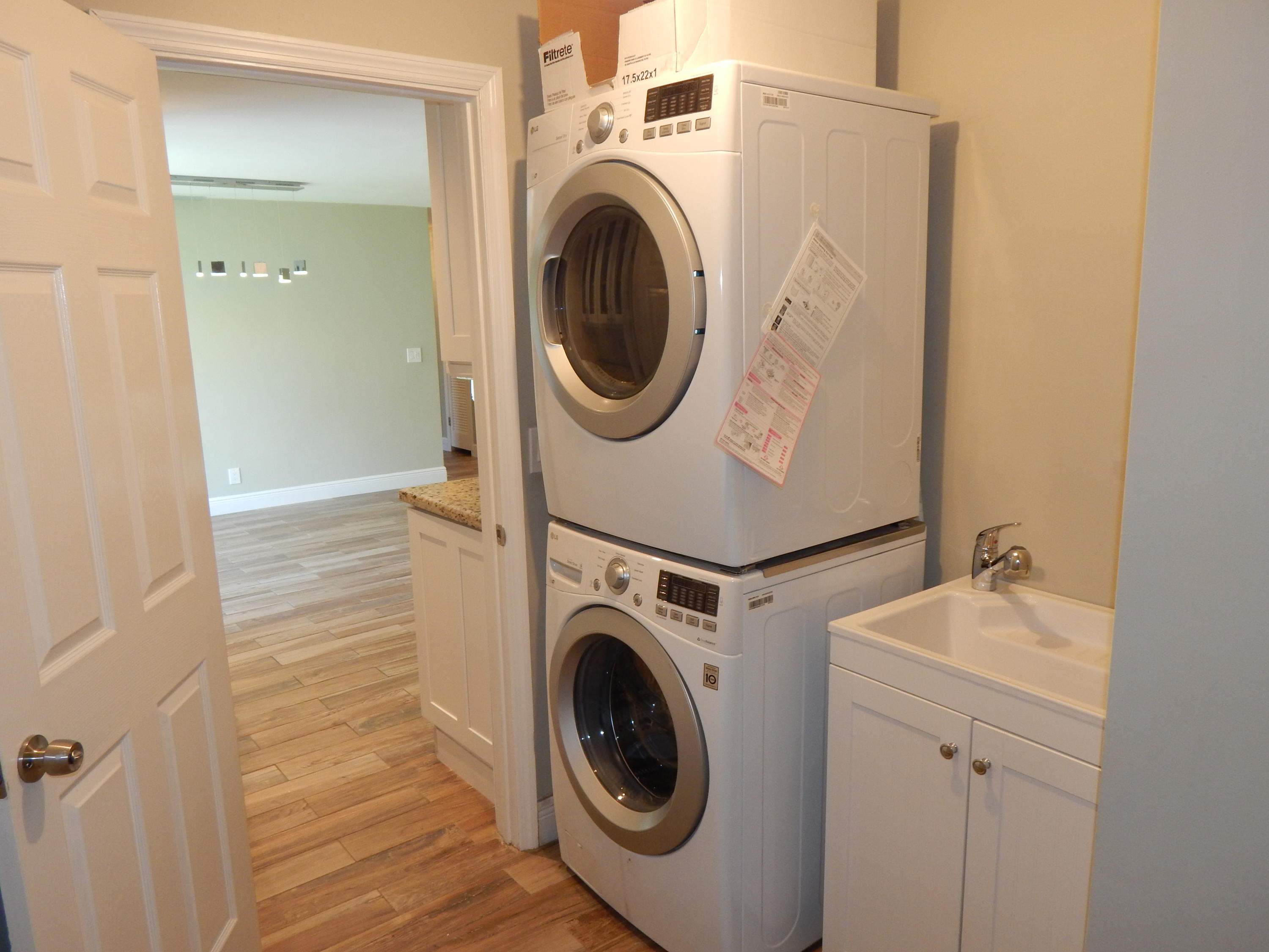 19638 Colorado Circle Boca Raton, FL 33434 - Photo 10 of 13 19638 Laundry Room