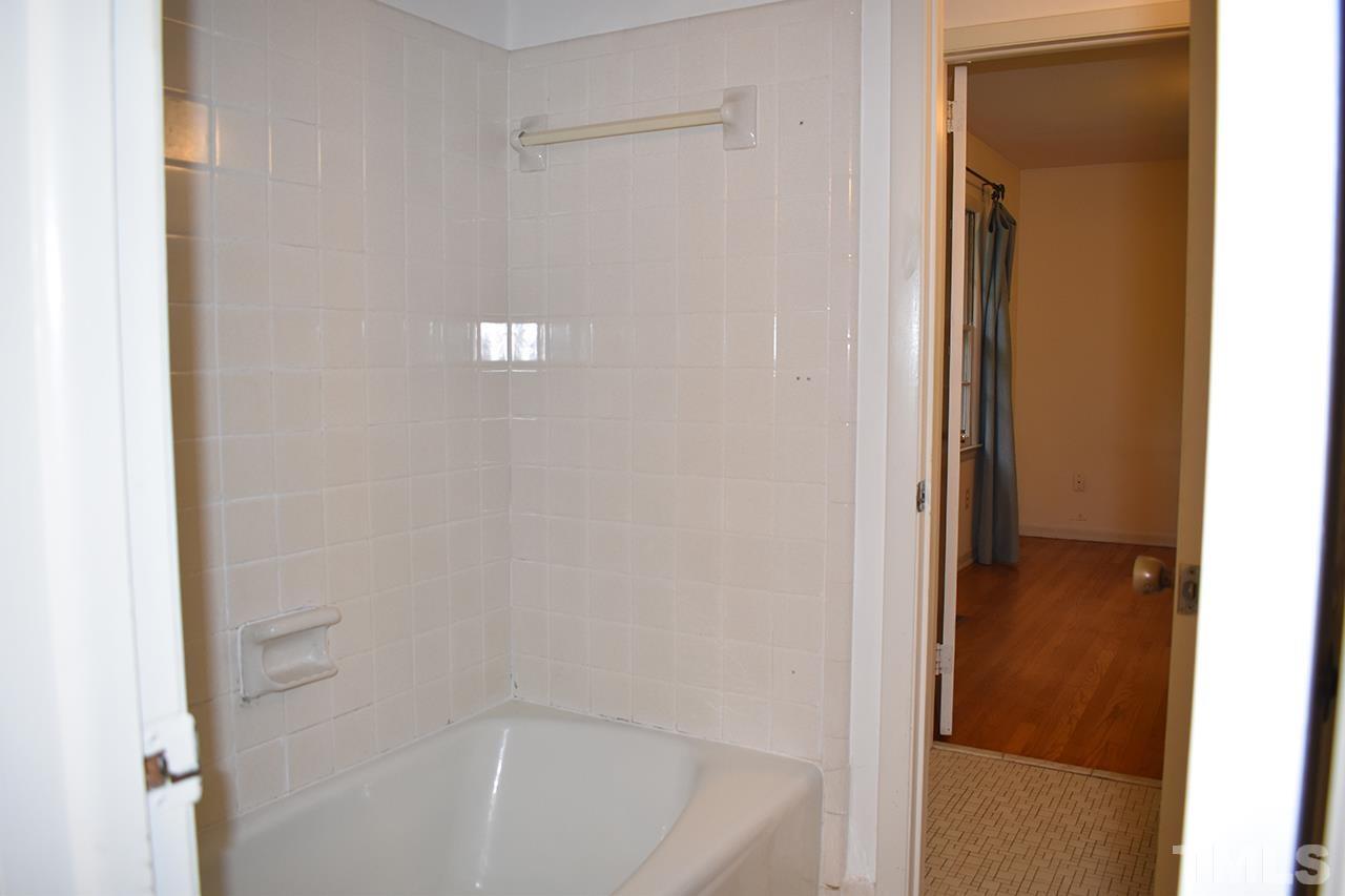 2522 Alpine Road Durham, NC 27707 - Photo 8 of 19 Gallery Image 8