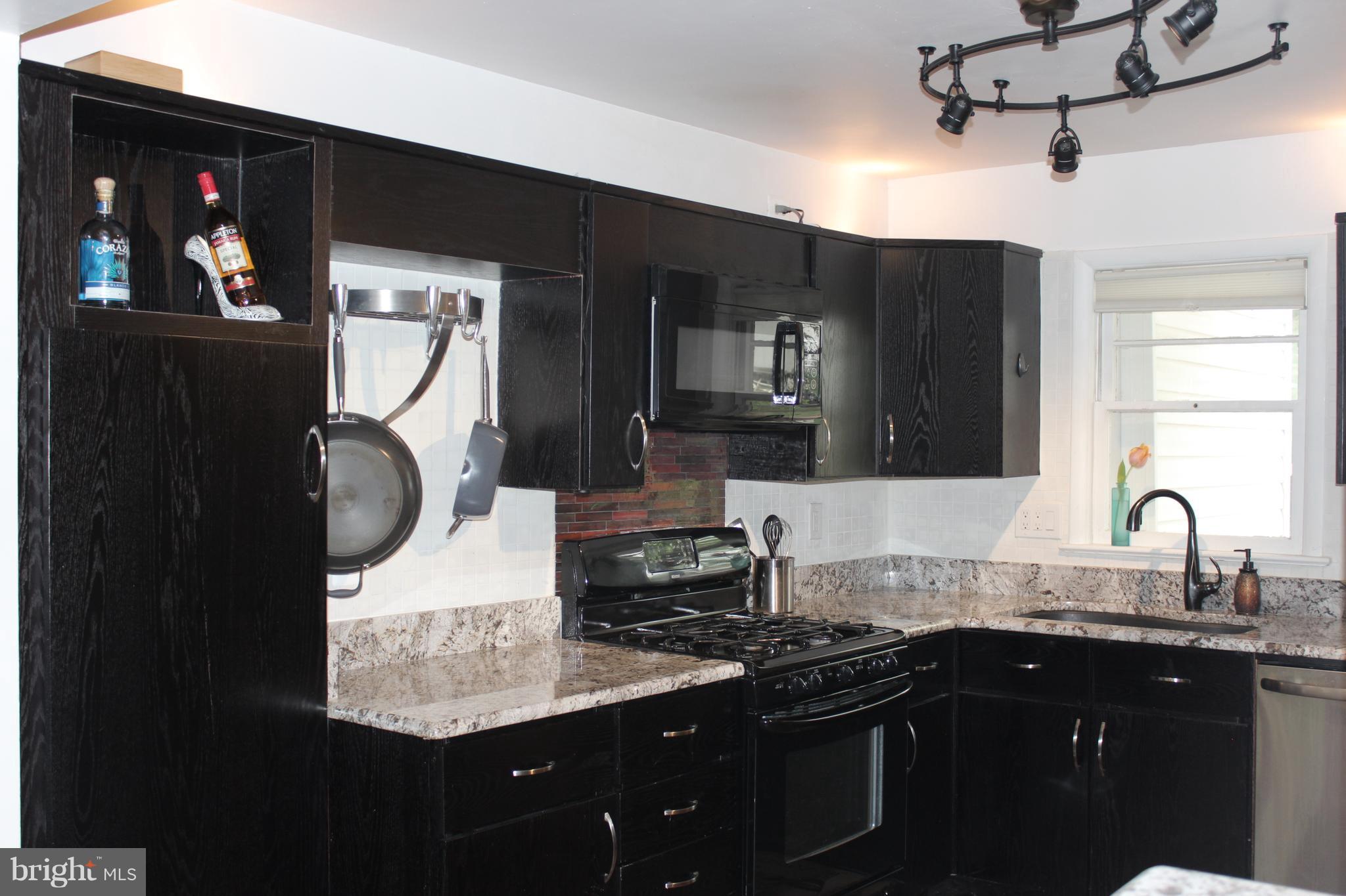 5914 Ridge View Drive Alexandria, VA 22310 - Photo 8 of 25 Kitchen