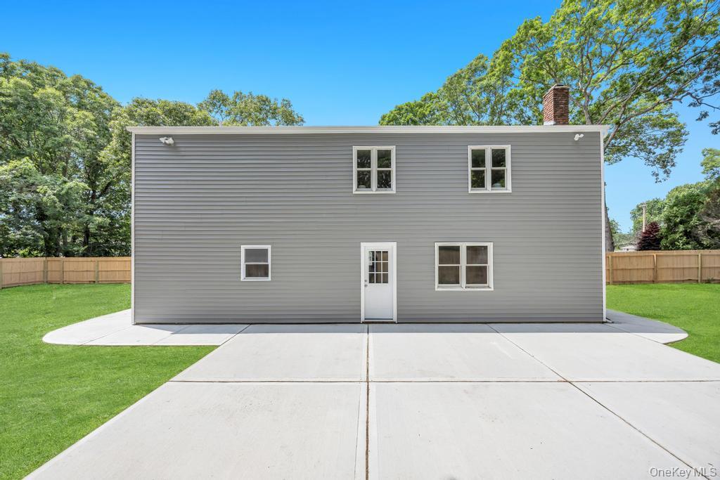 369 Dare Road Selden, NY 11784 - Photo 8 of 35