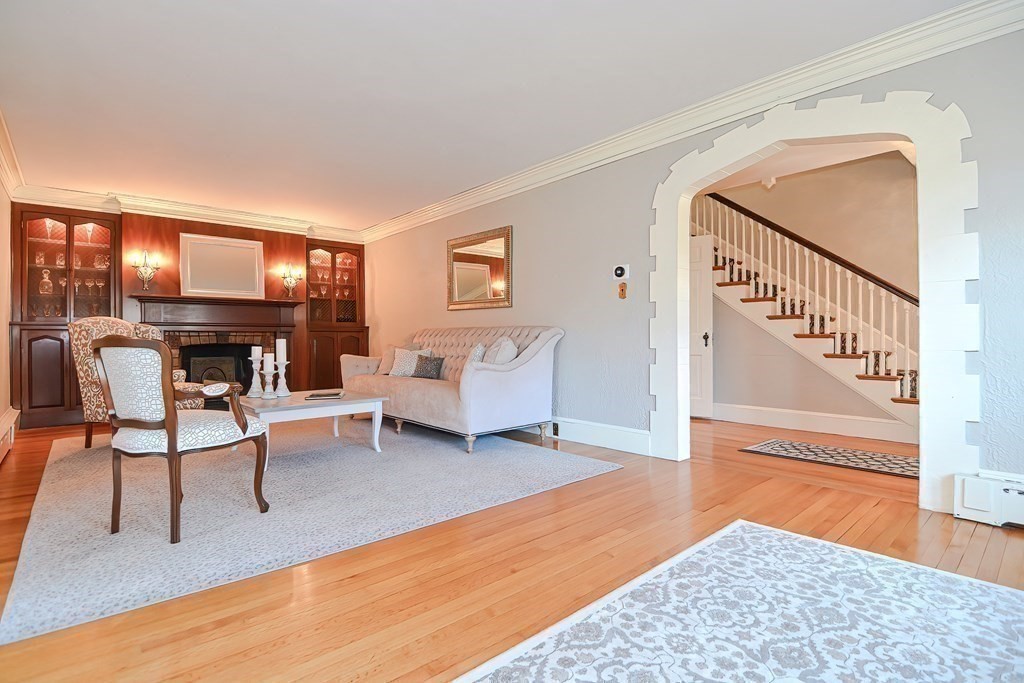 33 Pine Ridge Road Medford, MA 02155 - Photo 5 of 42