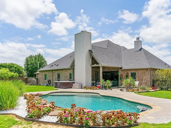 $735,000 | 111 Old Base Road, Aurora, TX 76078