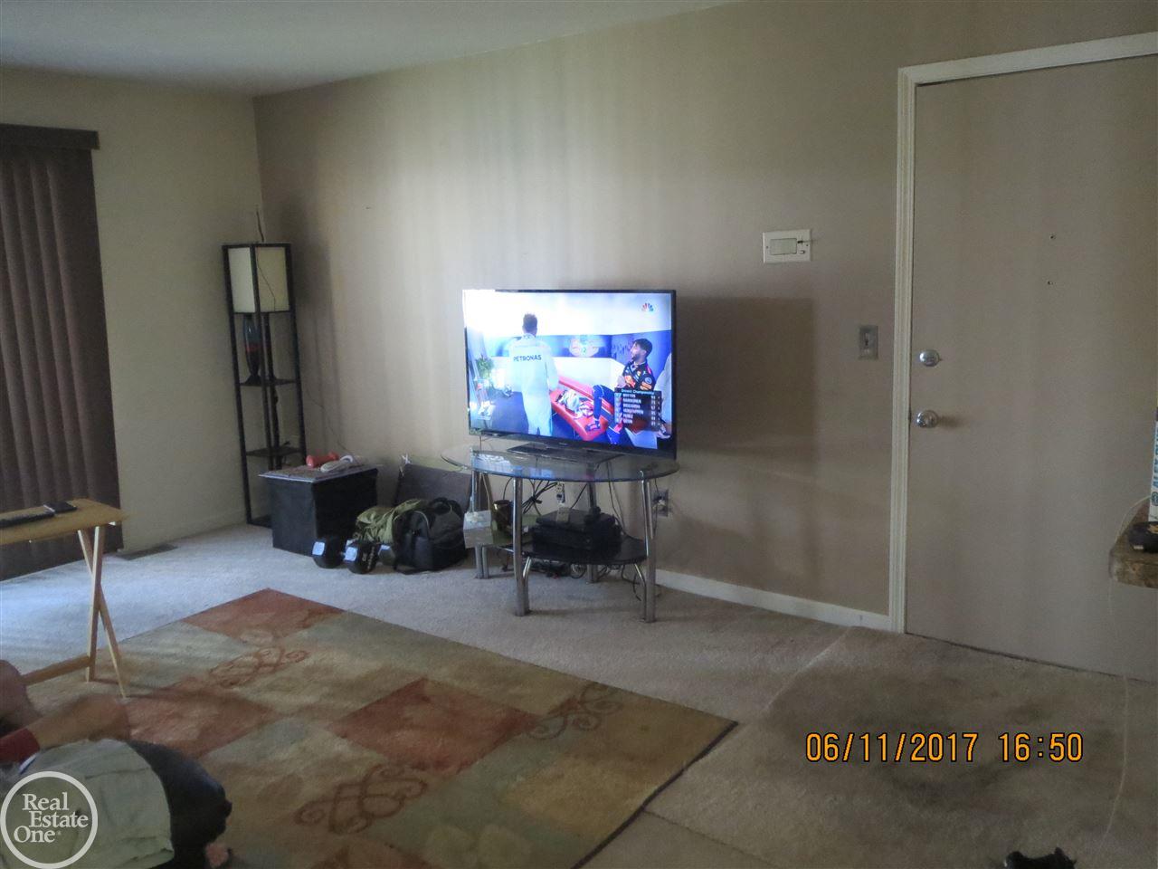 29125 Hayes Road, Unit 9 Warren, MI 48088 - Photo 5 of 14