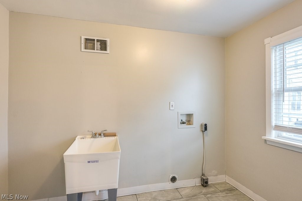 3561 Atherstone Road Cleveland, OH 44121 - Photo 12 of 33 Gallery Image 12