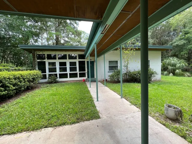 $2,050 | 2002 Chowkeebin Nene, Tallahassee, FL 32301