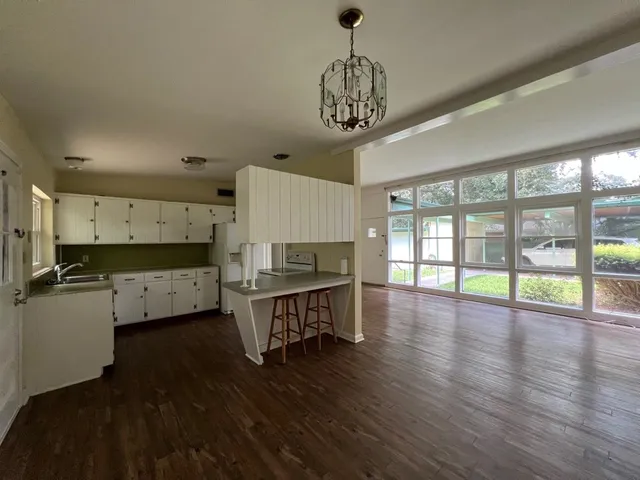 $2,050 | 2002 Chowkeebin Nene, Tallahassee, FL 32301