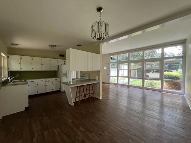 $2,050 | 2002 Chowkeebin Nene, Tallahassee, FL 32301