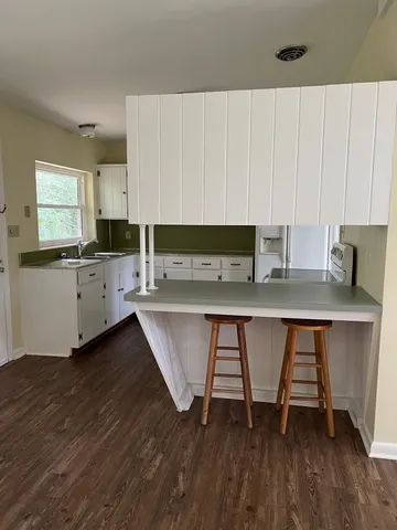 $2,050 | 2002 Chowkeebin Nene, Tallahassee, FL 32301