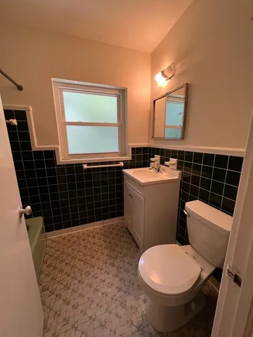 $2,050 | 2002 Chowkeebin Nene, Tallahassee, FL 32301