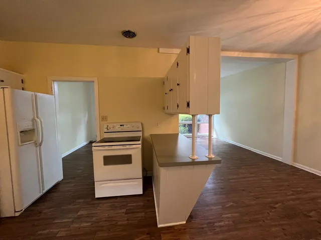 $2,050 | 2002 Chowkeebin Nene, Tallahassee, FL 32301