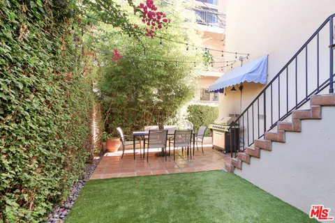 $4,950 | 930 South Bedford Street, Unit 4, Los Angeles, CA 90035