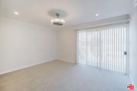 $4,950 | 930 South Bedford Street, Unit 4, Los Angeles, CA 90035