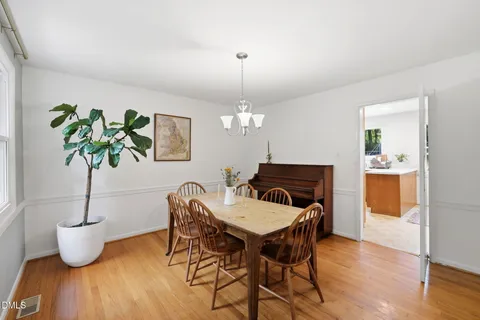 $735,000 | 304 Plum Lane, Chapel Hill, NC 27517