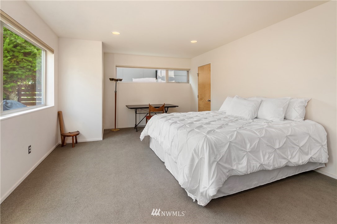 3941 Southwest Kenyon Street Seattle, WA 98136 - Photo 12 of 13 Gallery Image 12