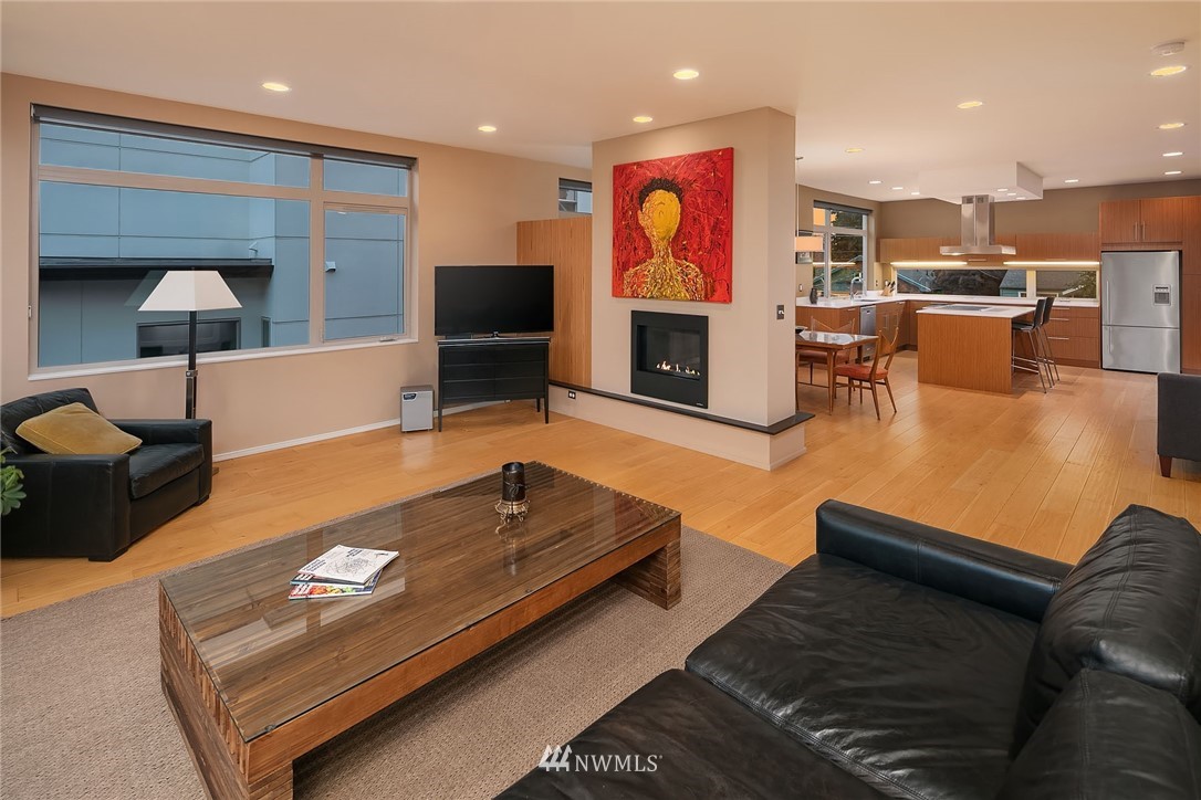 3941 Southwest Kenyon Street Seattle, WA 98136 - Photo 5 of 13 Gallery Image 5