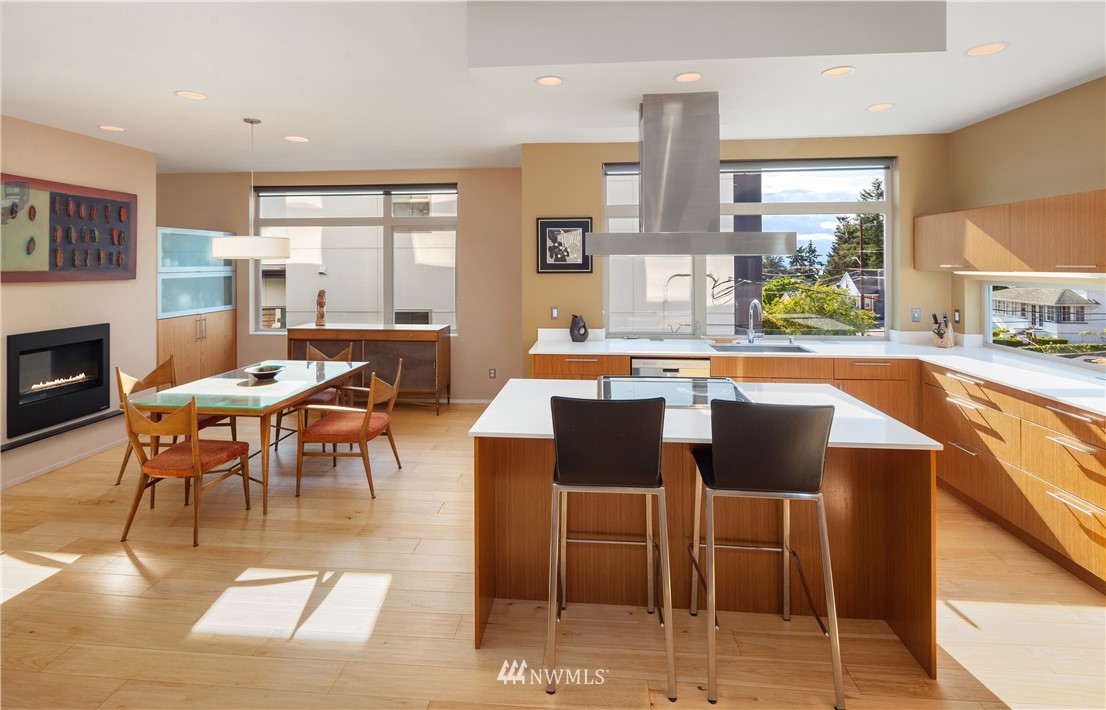 3941 Southwest Kenyon Street Seattle, WA 98136 - Photo 7 of 13 Gallery Image 7